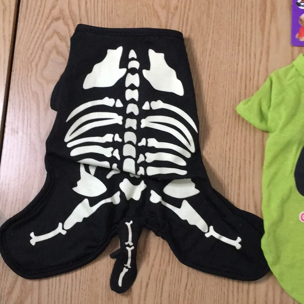 Bundle Of 2 Doggie T-shirt & Costume Small/Medium 6 1/4-1/2” Waist 8 1/2” Length